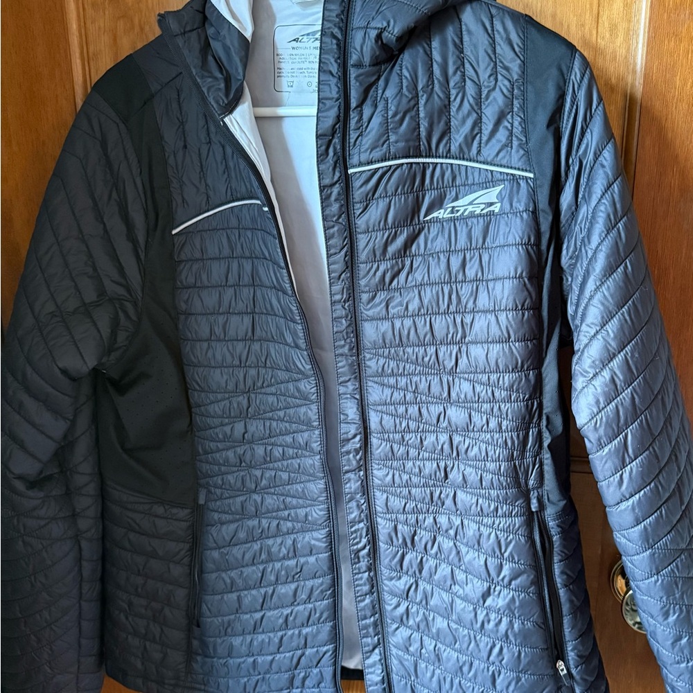 Altra Women's White Jacket